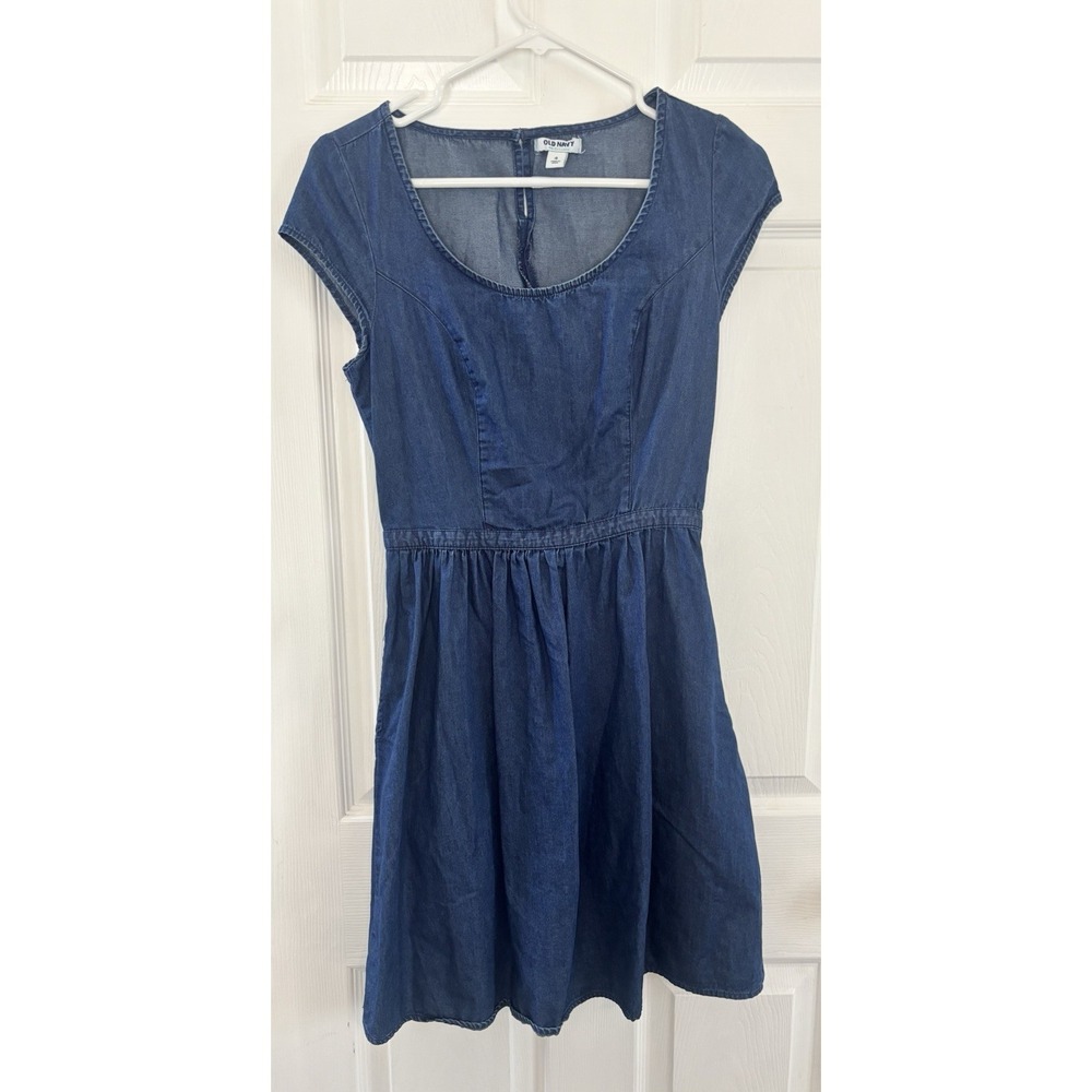 Old Navy Denim Dress Size 4 Pockets Side Zip Button Back Short Flared Skirt Blue